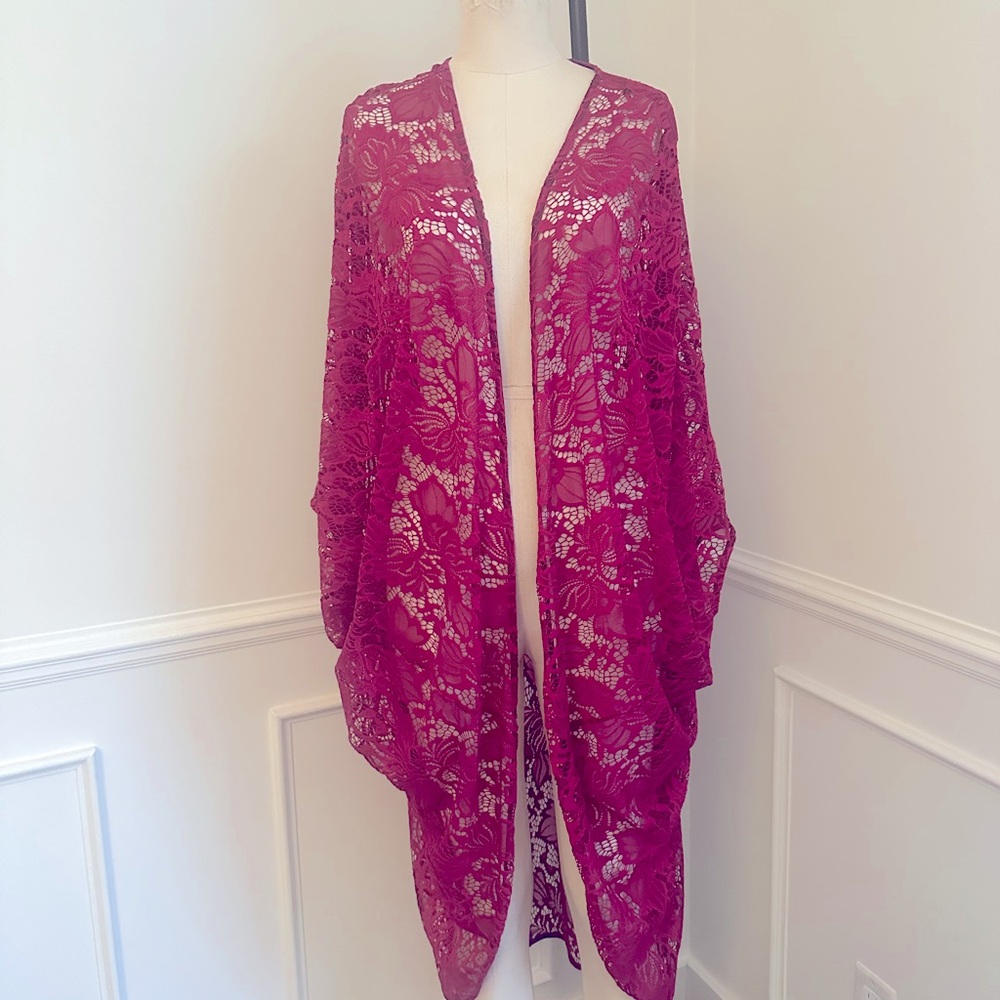 Elegant fuchsia pink stretchy Lace Kimono